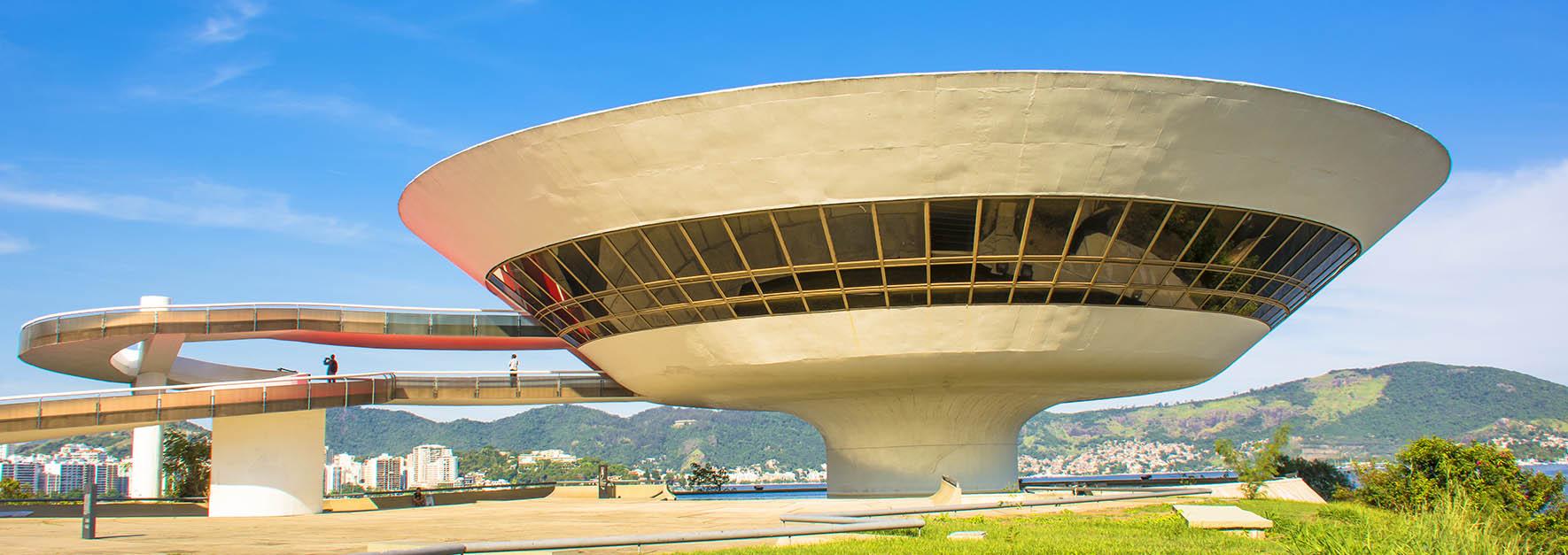 MUSEU OSCAR NIEMEYER